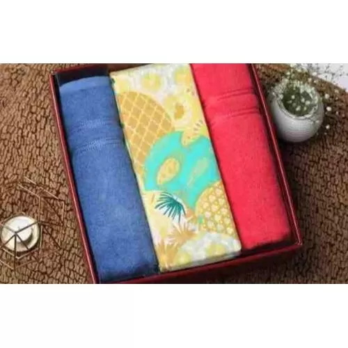 Welspun Gift Combo Bedsheet & Towels